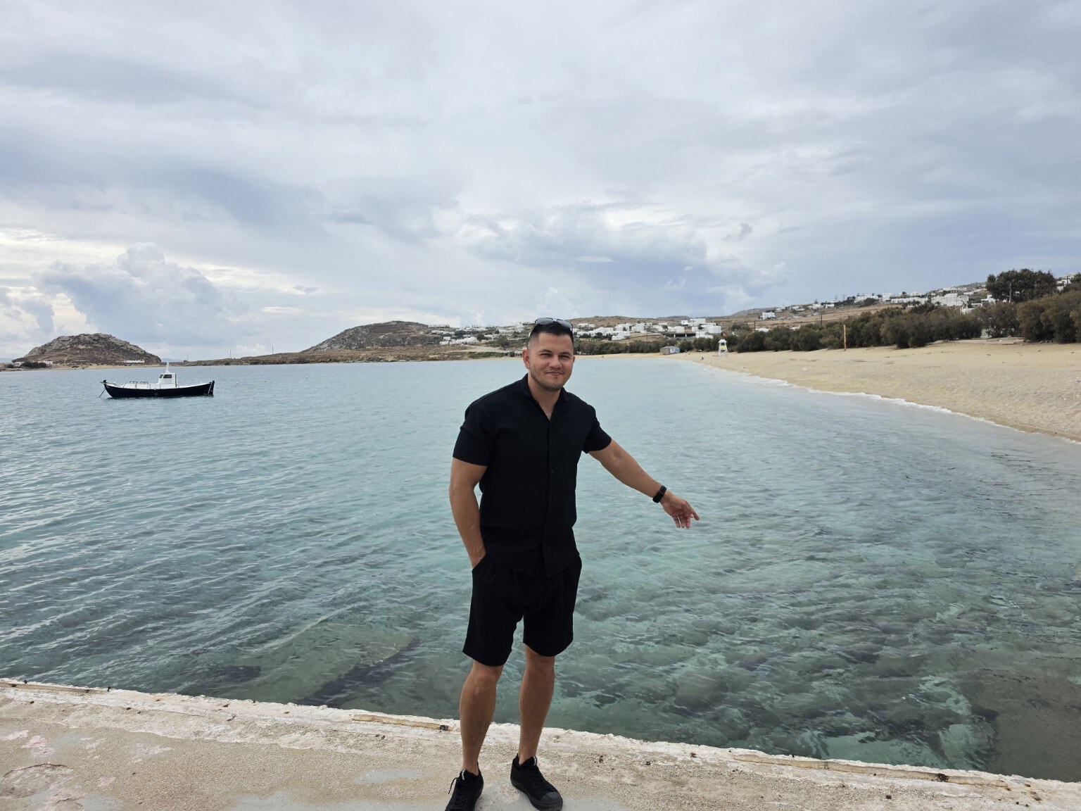 Калафатис — чистата вода и пустият октомврийски плаж