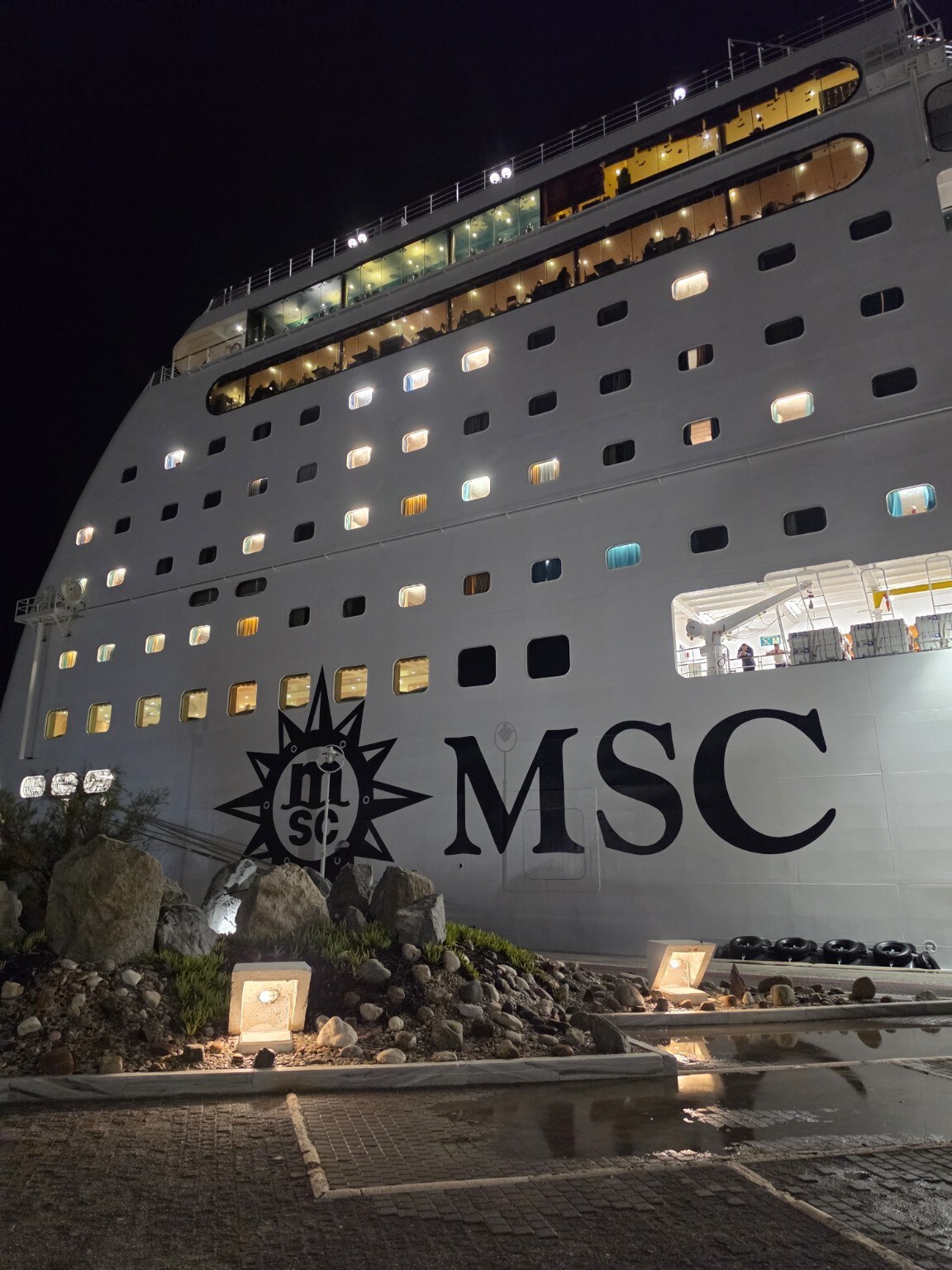 MSC Lirica при връщането от Миконос след дъжда