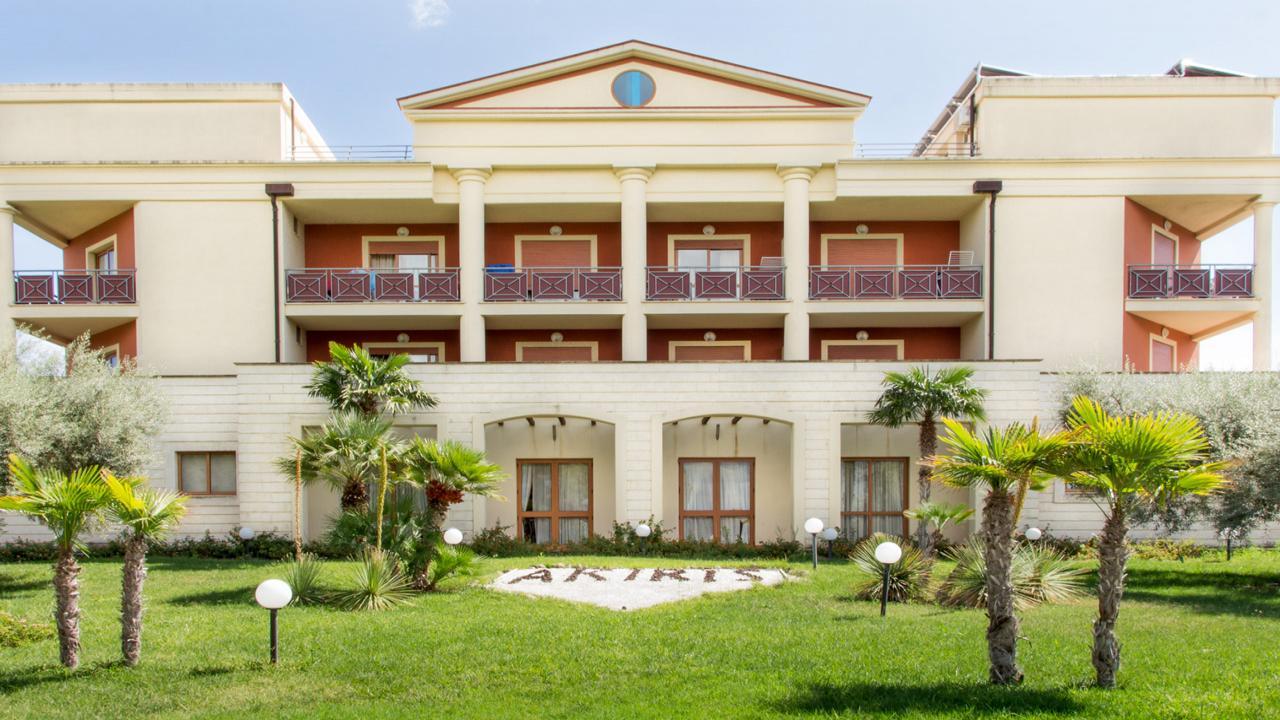 Akiris Resort Superior 4* - Приказна почивка в Пулия с 6 нощувки-Полет от София