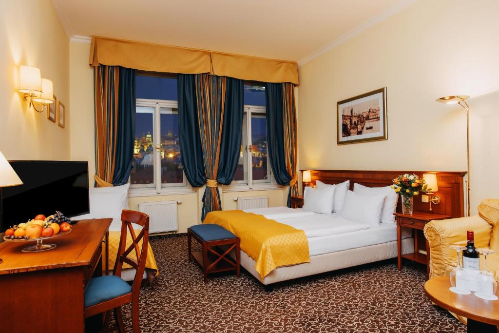 Louis Leger Hotel 4* - КОЛЕДНИ БАЗАРИ в ЗЛАТНА ПРАГА - чартър от СОФИЯ